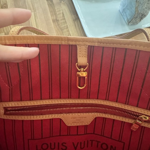 Louis Vuitton Neverfull MM - Picture 3 of 5